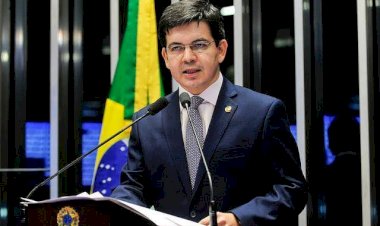 Senador Randolfe Rodrigues atua em defesa de 2,5 mil trabalhadores representando contra a Jari Celulose por atraso de salários