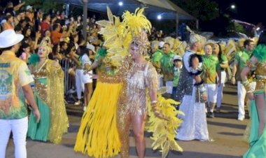Escola Império do Povo é destaque no terceiro dia de Carnaval em Santana-AP