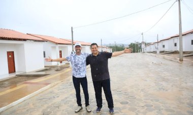 Casas da Gente: Davi entrega 61 casas populares em Pedra Branca do Amapari