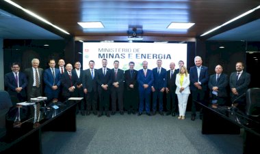Davi Alcolumbre se reúne com ministro de Minas e Energia e exploração de petróleo no Amapá ganha novo capítulo
