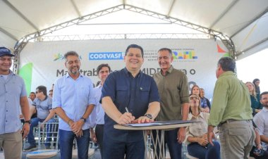 Com recursos articulados por Davi, municípios do Amapá recebem carros e máquinas para impulsionar o setor produtivo