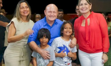Prefeito Bala Rocha entrega praça financiada por emenda de ex-deputada Aline Gurgel aos moradores do bairro Paraíso