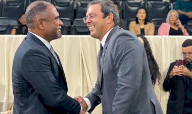 Salgaram o Azevedo: Prefeito Furlan despreza Alexandre Azevedo e vai de João Mendonça para presidir a câmara de vereadores do município de Macapá