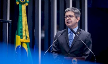 Transposição: Quase 400 amapaenses passaram para o quadro Federal, anunciou o senador Randolfe