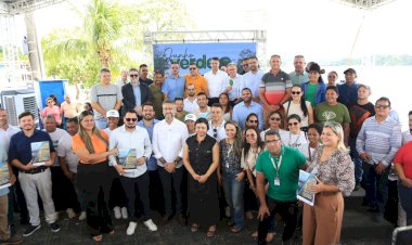 Após articulação de Davi, 11 municípios do Amapá recebem plano diretor da Bacia Hidrográfica do Araguari