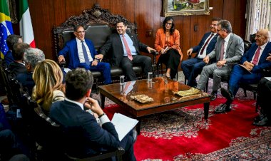 Alcolumbre recebe presidente do Senado italiano e reforça abertura para diálogo