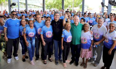 Randolfe entrega Unidade Odontológica Móvel e anuncia cerca de R$1,5 milhão em investimentos para a saúde de Santana