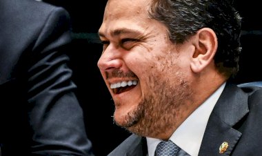 Davi inclui PEC do fim da escala 6x1 na pauta do Plenário de terça-feira