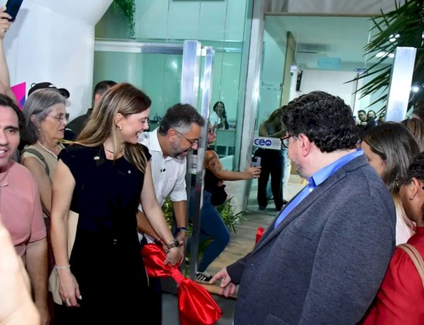 Ao lado da primeira-dama Priscilla Flores, o governador Clécio Luís entrega o Centro de Tratamento Odontológico (CEO 2) totalmente modernizado