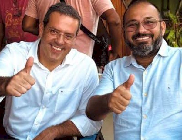 A mando do ex-prefeito Furlan, Caetano Bentes liderou um movimento contra o aumento salarial dos profissionais da educação