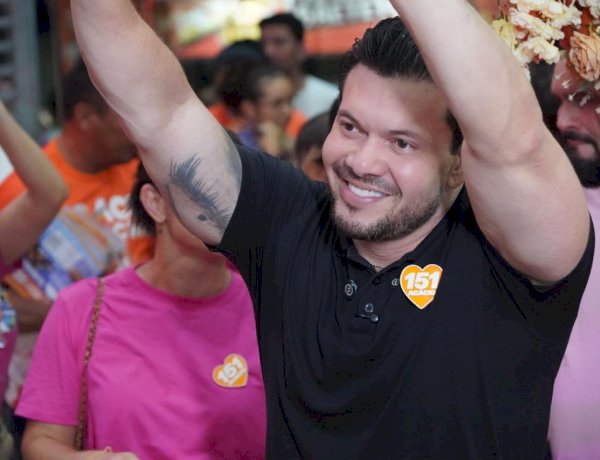 Acácio Favacho dispara nas pesquisas e chega à véspera da eleição empatado na liderança para o Senado