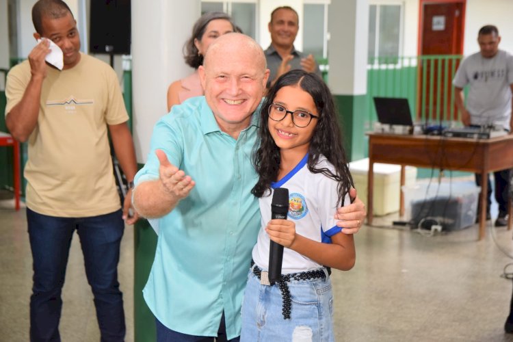 Prefeito Bala Rocha entrega a EMEB Iranilde de Araújo totalmente revitalizada