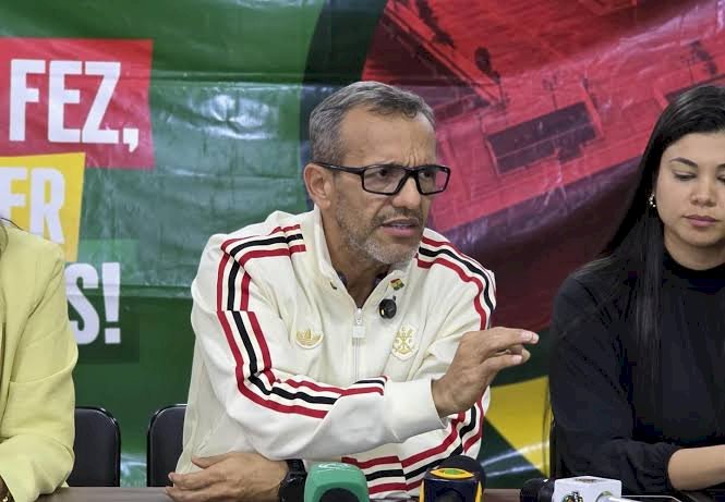 Prefeito Dalua entrega à PF relatório que aponta milícia digital de Furlan